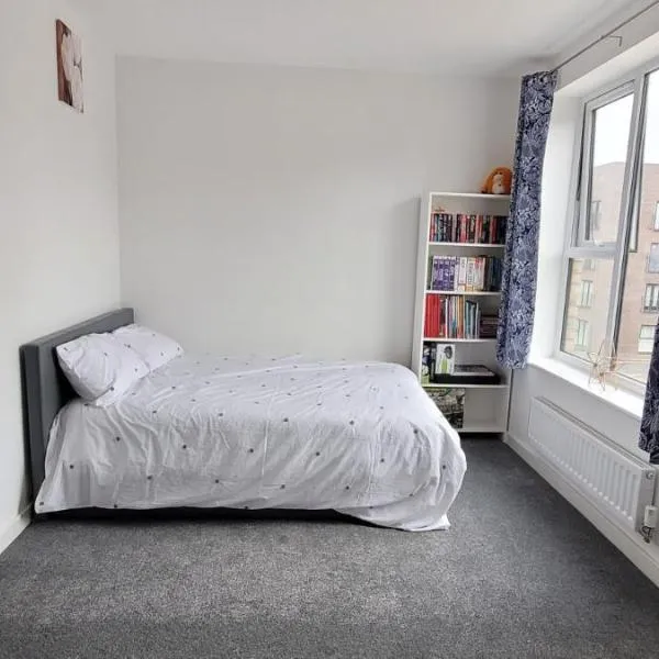 Stretford Townhouse Bedroom，位于曼彻斯特的酒店