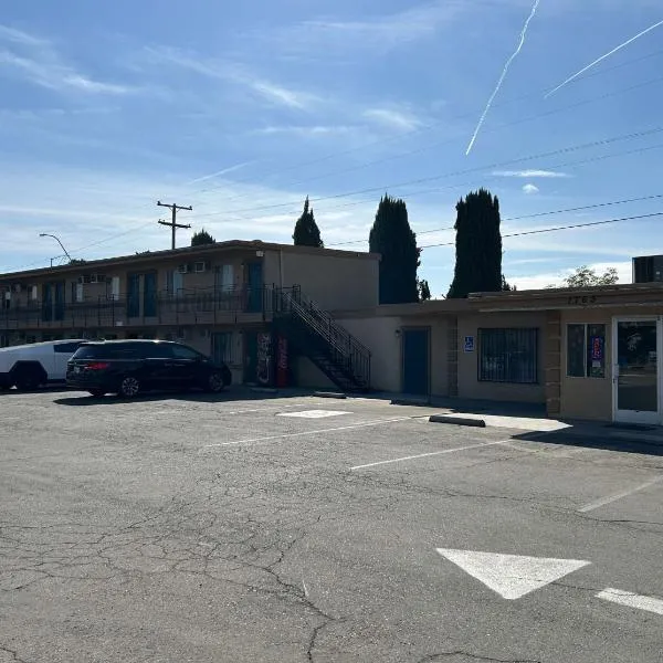 Motel 6 Selma, CA, hotel v destinaci Selma