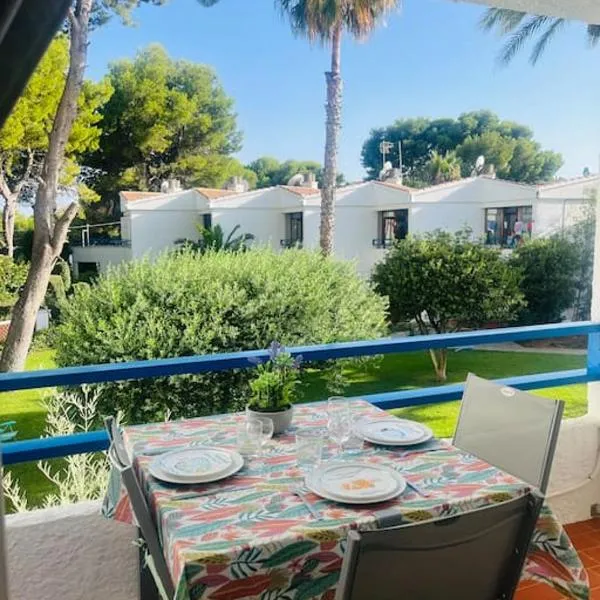 Estudio con piscina en Las Fuentes – hotel w mieście Alcossebre