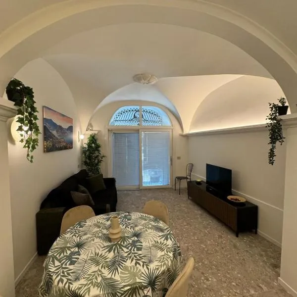 Tosini's Home, hotel v destinácii Sale Marasino