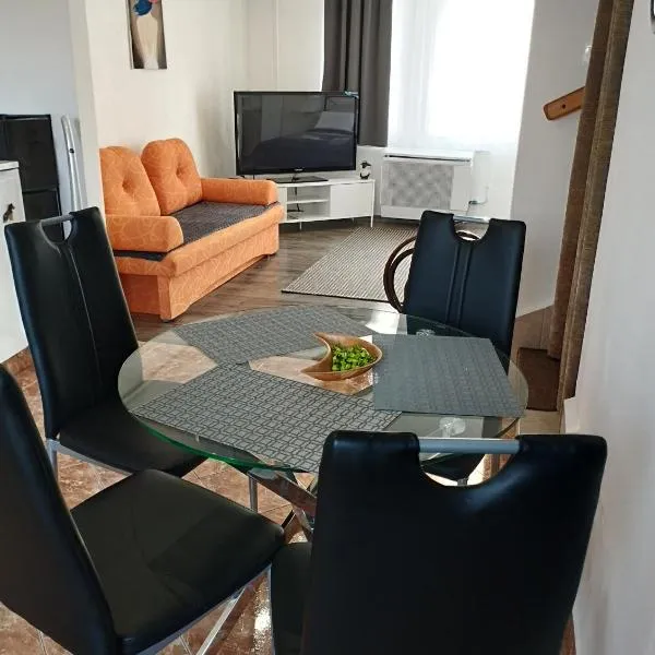 Vár-Lak Apartman, hotel v destinácii Balatonfűzfő