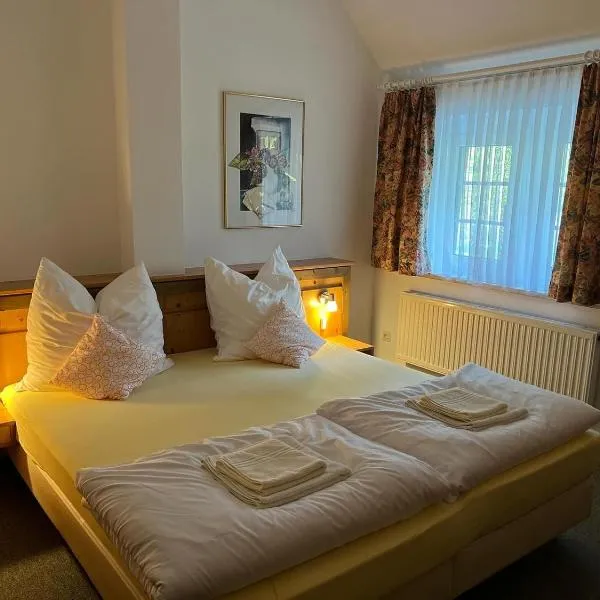 Attikos Hotel & Restaurant, hotel v destinaci Lengenfeld