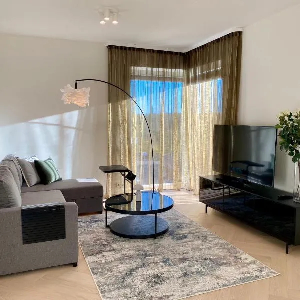 Vektor Premium Apartment with Rooftop Garden & Free Parking, hotel in Tallinn