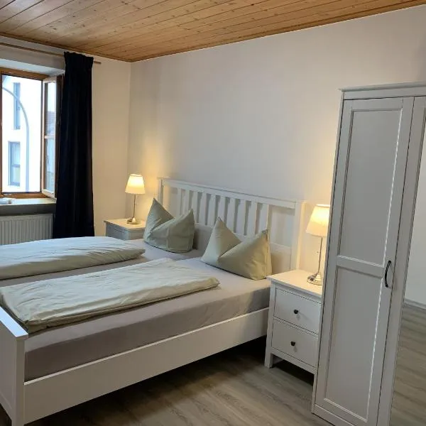 Zum Zacherwirt, hotel v destinaci Hengersberg