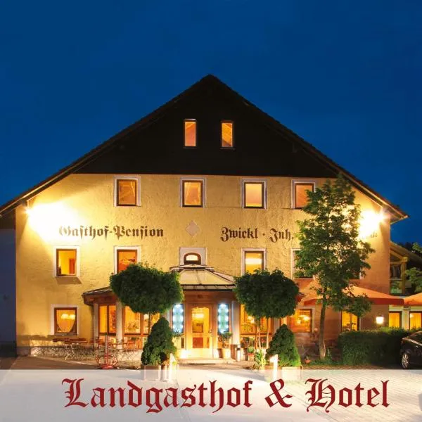 Landgasthof Hotel Zwickl, hotel v destinaci Deggendorf