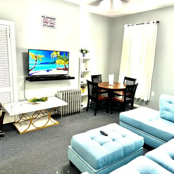 3 Bedrooms Huge Apt in LIC, Very close to MANHATTAN, hotel in Roosevelt Island