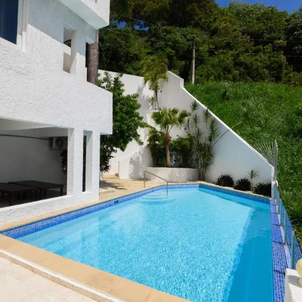 Casa Mango y Casa Jobo - Tropical Oasis with Mountain & Sea Epic views- Pool - Pool Table-10min drive to beach, hotel di San Felipe de Puerto Plata