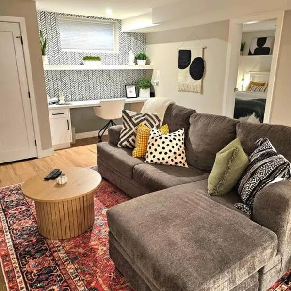 Boho Bliss - Just steps away from the Hospital, hotel v destinaci Prince George