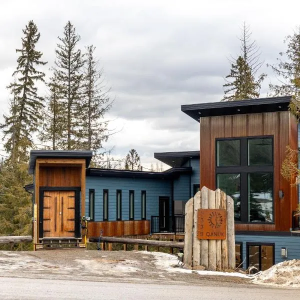 Ski in Ski Out with Huge Game Room and Hot Tub, hotel in Fernie