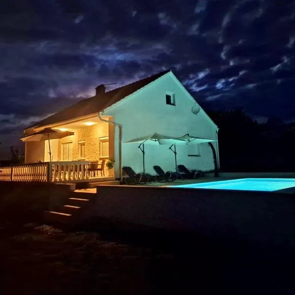 Villa Maria โรงแรมในโพเซดารเย