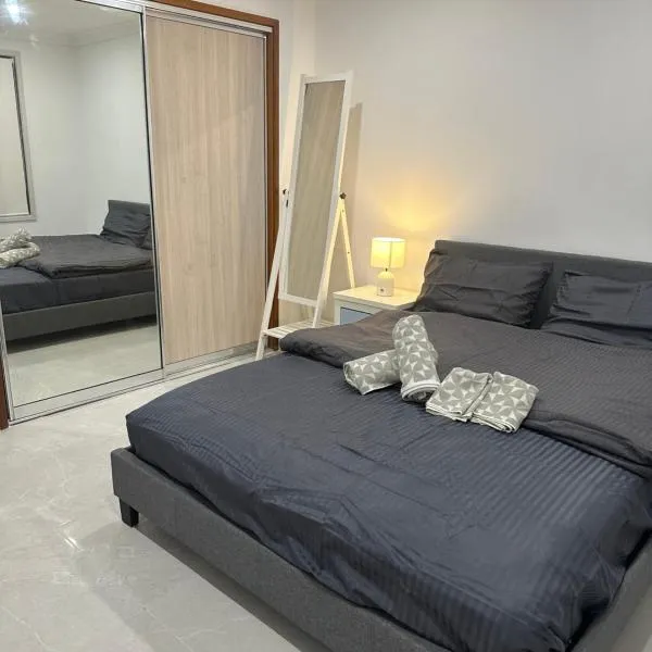 Comfort, cosy affordable and new relaxing house-3 Bedrooms - 3 queen beds -Excellent place that suitable for everyone, hotel in West Hoxton