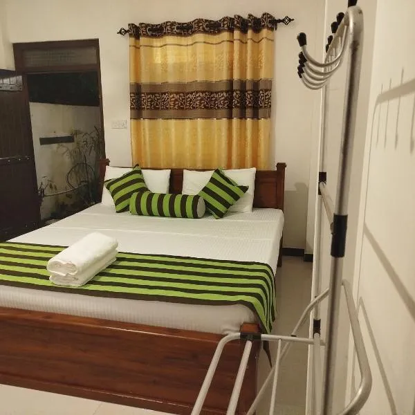 Little Villa Guest House, hotel in Ahangama