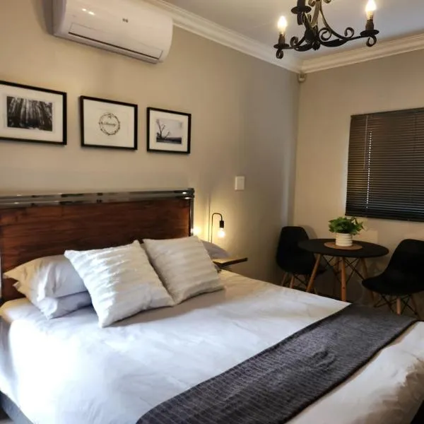 Serenity Guest House, hotel a Roodepoort