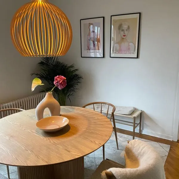 Central lejlighed med udsigt til parken, hotel v destinaci Odense
