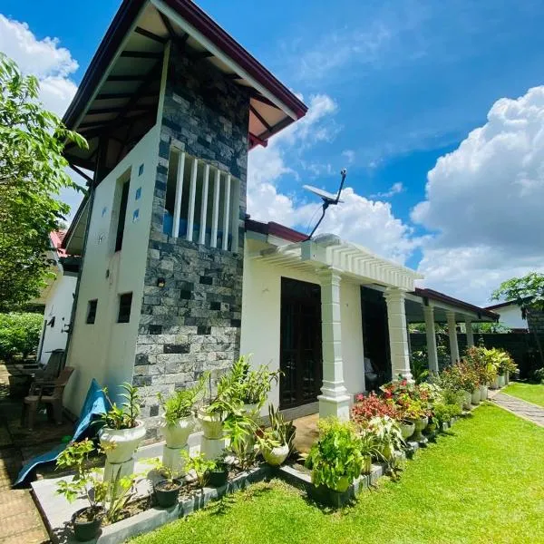 Suriya Homestay, hotel in Badalgama