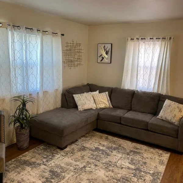 Cozy Apartment 6 miles from Downtown, Cincinnati，辛辛那提的飯店
