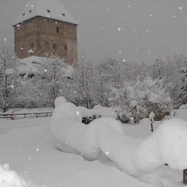 Ferienhaus-Römerthurm, hotel en Schöder