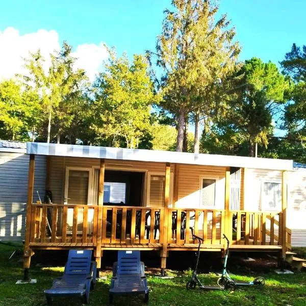 Ô Coeur d'Eden ,2 mobilhomes l'Ôriginal et le BÔ'Aime – hotel w mieście Piriac-sur-Mer