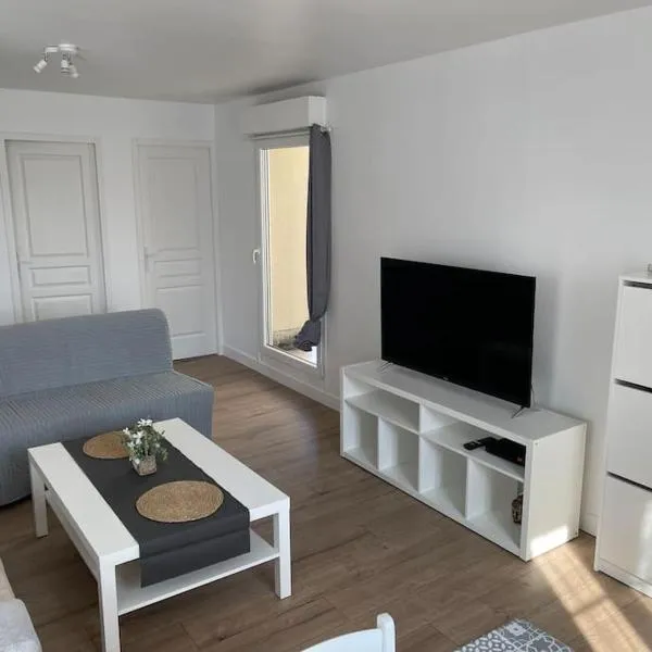 Appartement berges Oise, hotel v destinaci Creil
