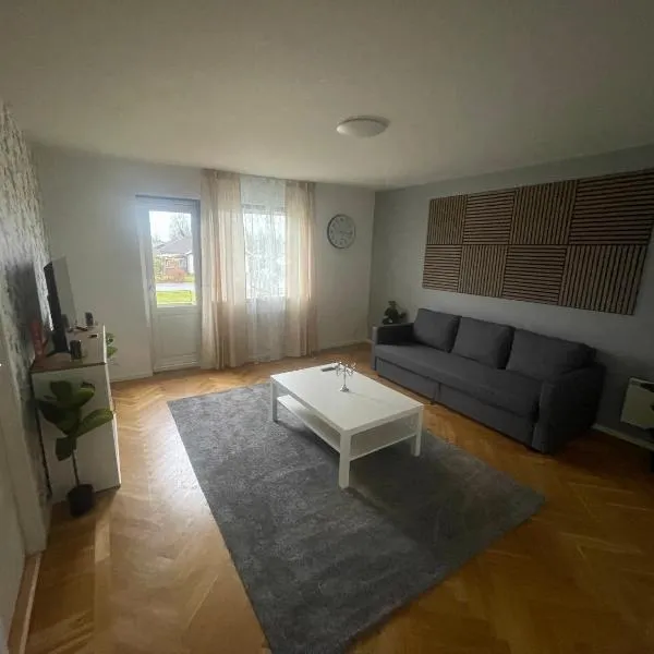 Cozy Apartment, hotel in Grimsås
