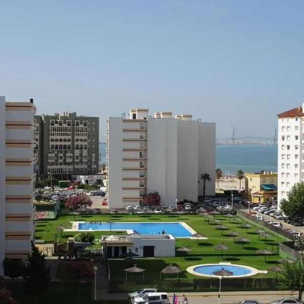 Apartamento playa Valdelagrana, hotel en El Puerto de Santa María