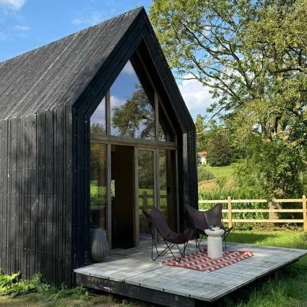 Origine Tiny House, hotel in Frasnes-lez-Anvaing