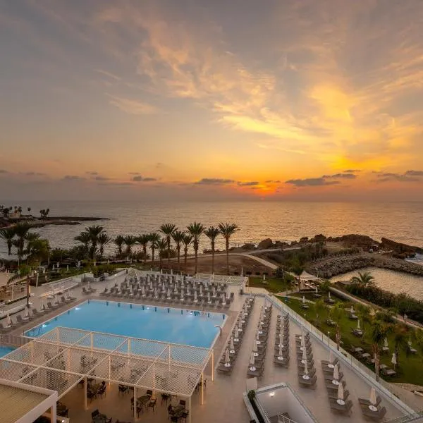 Ξενοδοχείο Queens Bay, ξενοδοχείο στην Πάφο