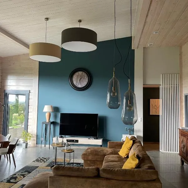 Maison écologique de qualité supérieure, hotel em Monflanquin