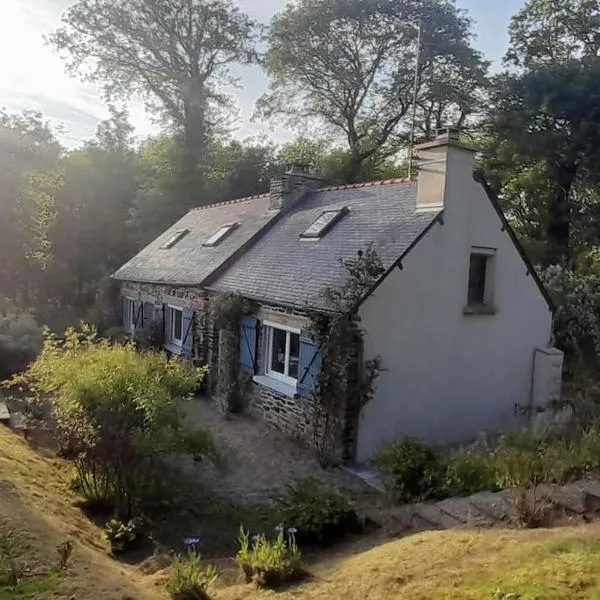 Maison de campagne près du lac, hotel in Saint-Gelven