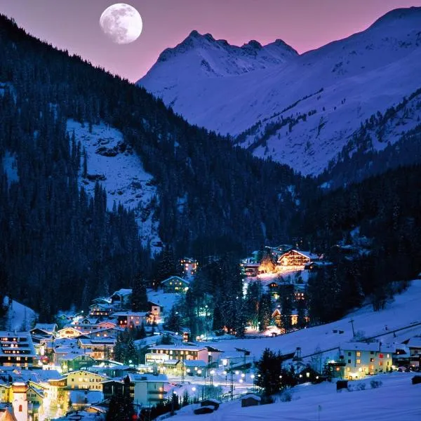 Skiing & Snowboard Apartment Accessible by Public Transport, hotel a Küblis