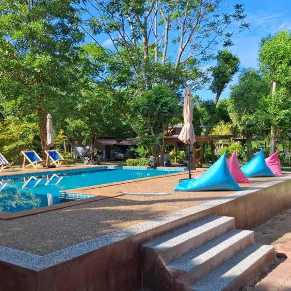 Pana Long Beach Resort - SHA Plus, hotel in Ko Lanta
