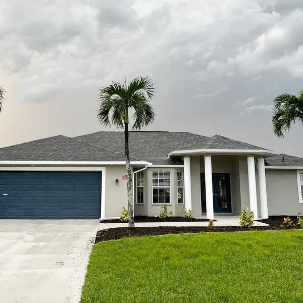 Pelican House 4 bedrooms Free Heated Pool, hotel di Cape Coral