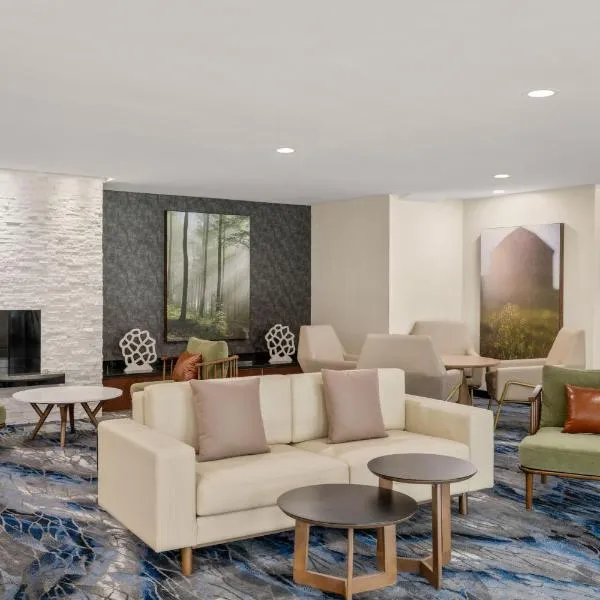 Fairfield Inn & Suites Naperville/Aurora, hotel v destinaci Naperville