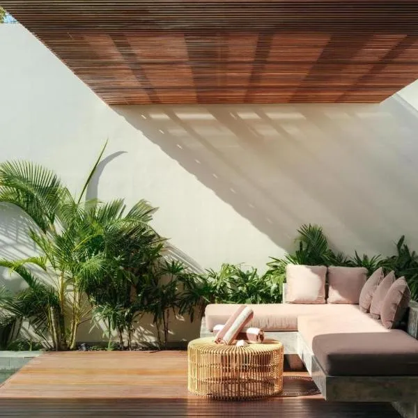 SUKU Villas - Selong Belanak, hotel v destinaci Selong Belanak