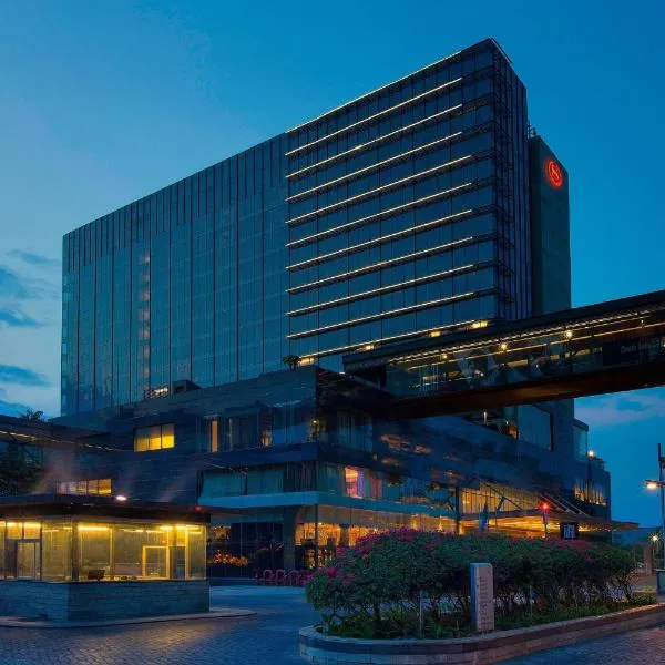 Sheraton Grand Bangalore Hotel at Brigade Gateway, ξενοδοχείο στη Μπανγκαλόρ