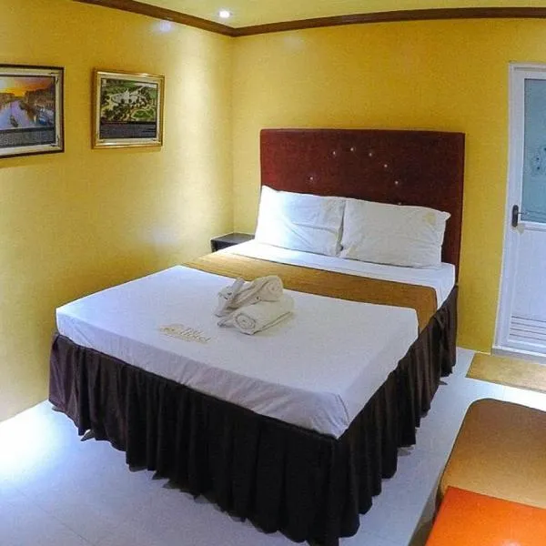 RedDoorz Plus @ Taj Hotel Tuguegarao, hotel v destinaci Tuguegarao City