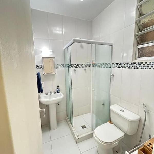 MELHOR APTO SALA E 2 QUARTOS NA QUADRA de COPACABANA - Foto 3
