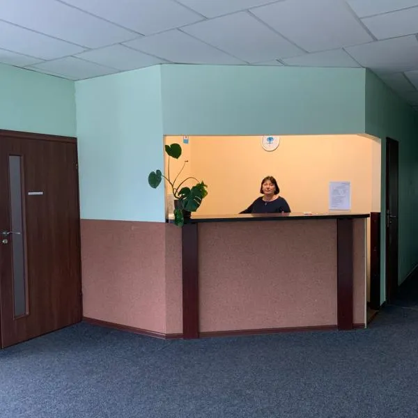 Центр автотуризму М12, hotel a Krasnopolka