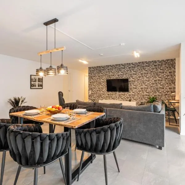 LIVINGLike-Apartment - Central & Spacious with Balkony & Garage, Coffee - 103m2, khách sạn ở Pforzheim