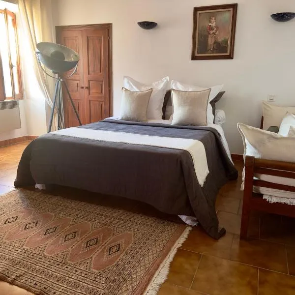 Location de vacances, 3 chambres, Canari, hotel in Canari