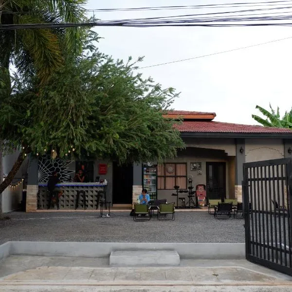 Pure's Place, hotel v destinaci Khanom