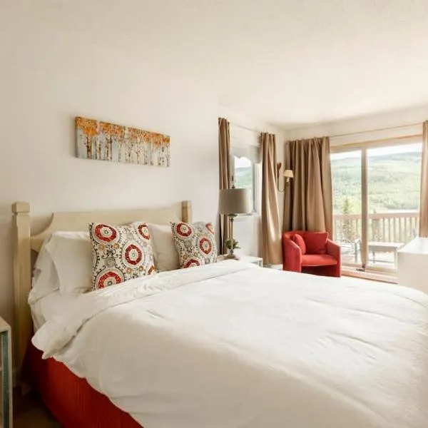 InstantSuites- The Mountain Lake house, hôtel à Mont-Tremblant