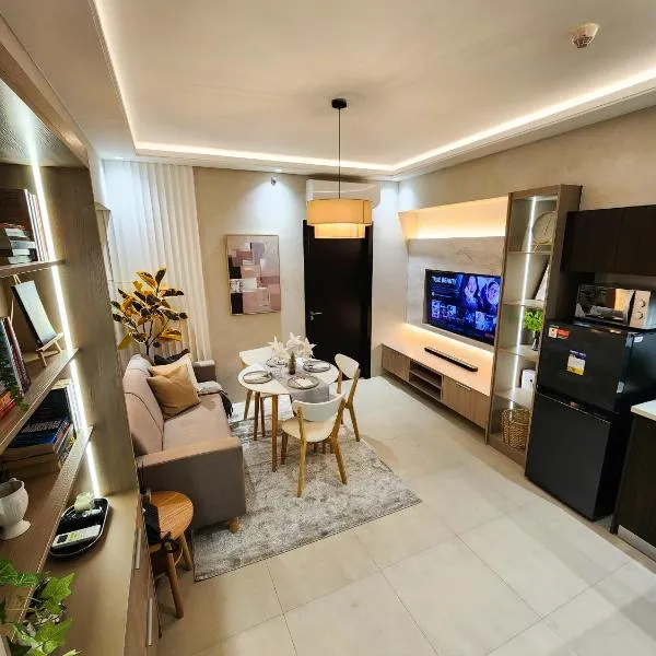 1 Bedroom Apartment in Aeon Towers I City Views I Free Wi-fi, Gym and Pool, hotel Davaóban