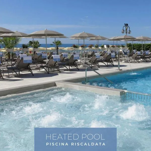 Hotel Cavalieri Palace & Suites，利多迪迪耶索洛的飯店