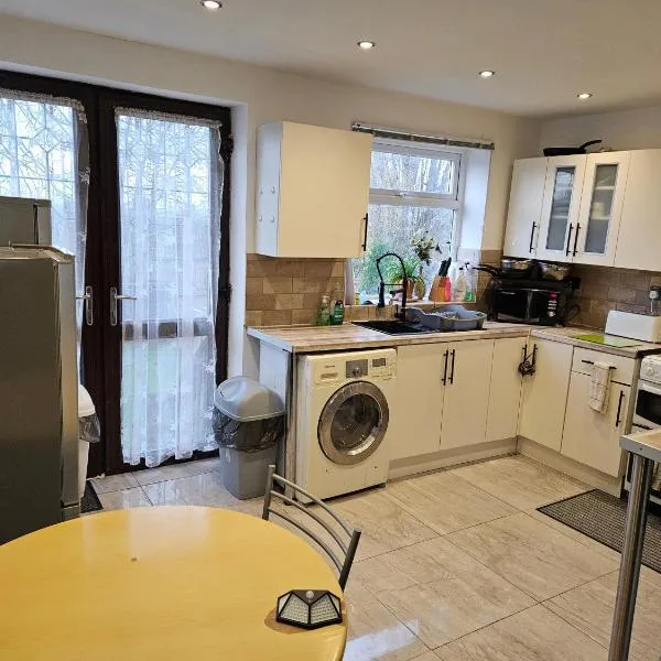 Monyhull Homestay - near City centre Kingsheath NIA NEC BHX, hotel em Birmingham