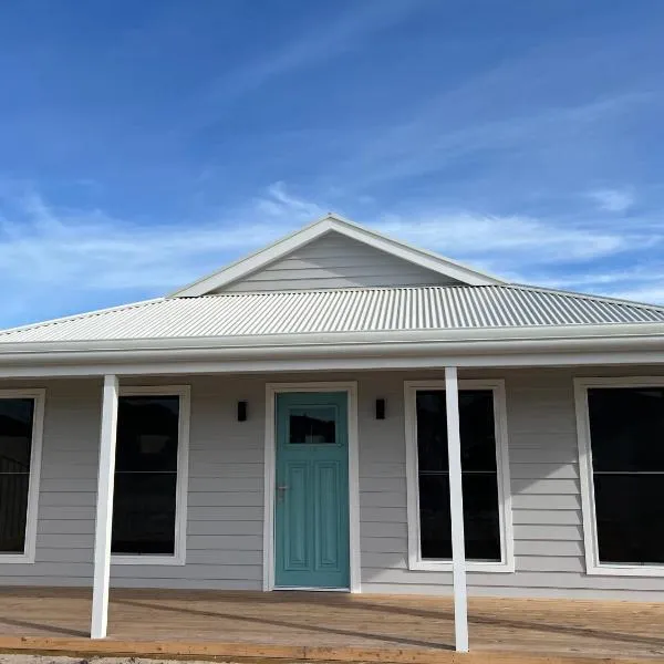 Foxhill Shores - WIFI outside pets, hotel in Robe