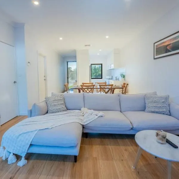 Modern Townhouse, Close to beach、Christies Beachのホテル