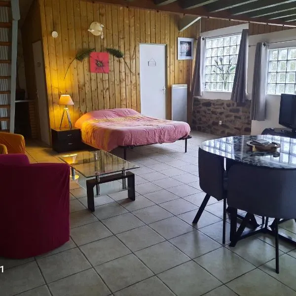 Gîte de la Nouasse – hotel w mieście Québriac
