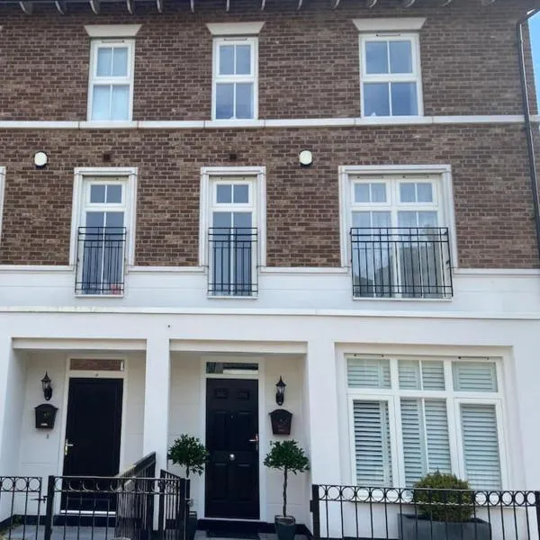 Beautiful town house in the heart of Knutsford, hotel v destinaci Knutsford