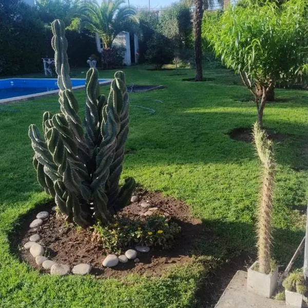 Las Camelias, hotel di Luján